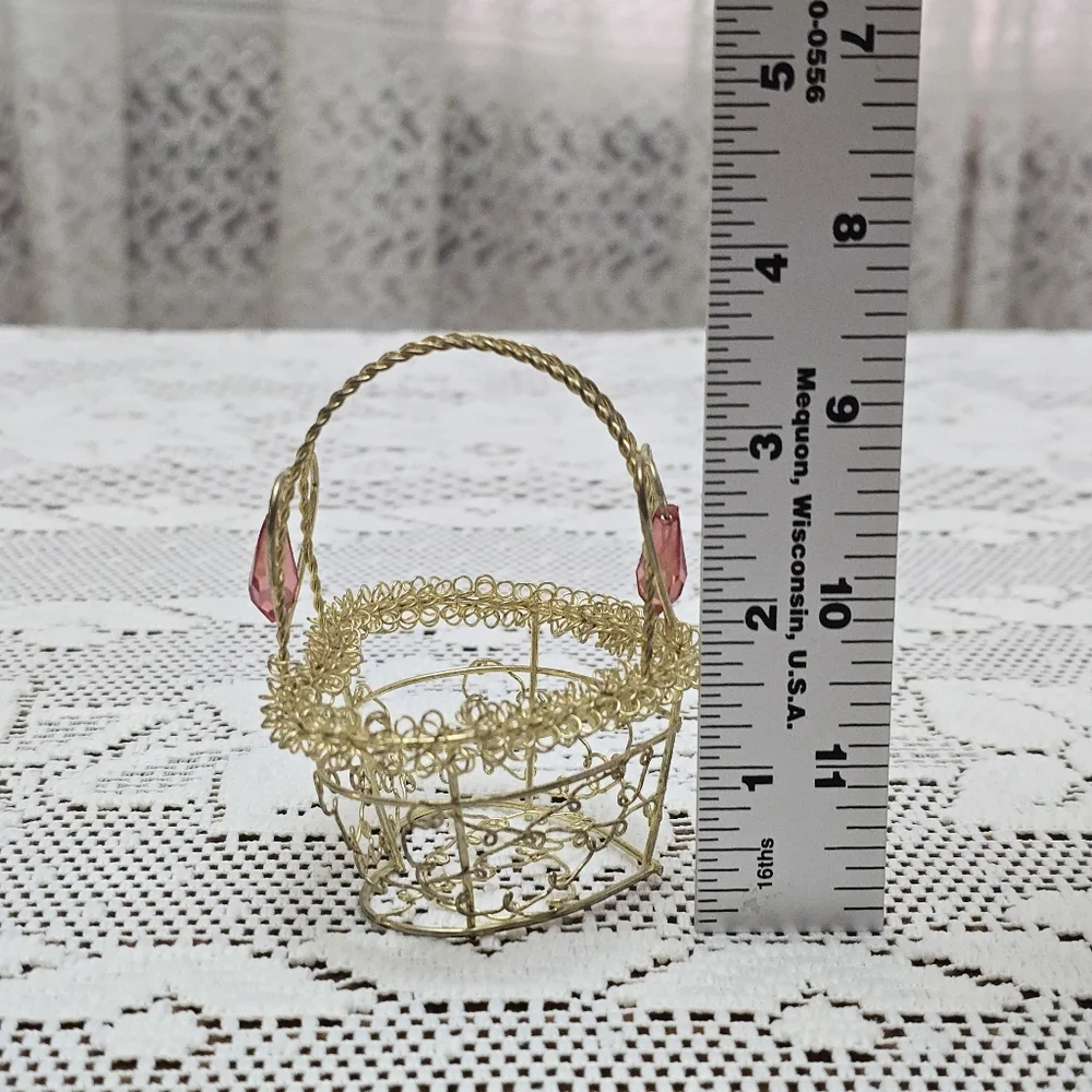 Gold Wire Heart Mini Basket 3.5